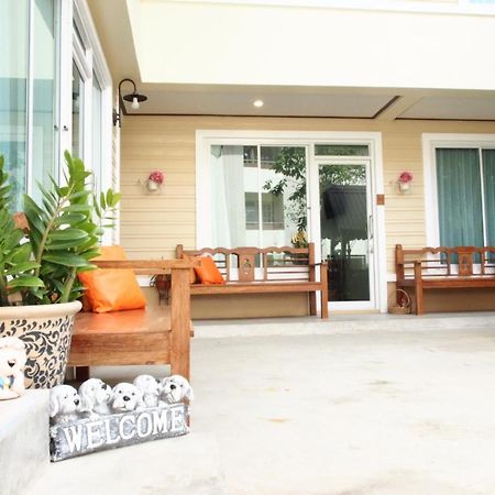 Romyen Cafe' Homestay Phra Nakhon Si Ayutthaya Exterior foto